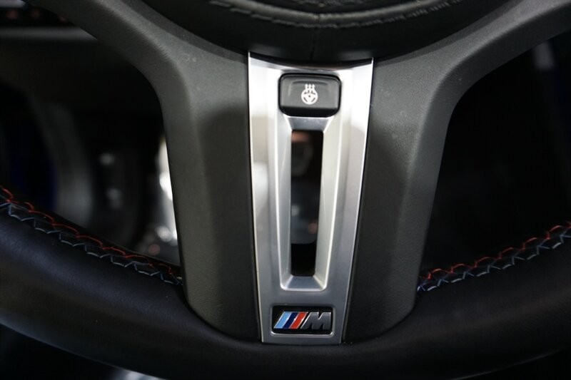 BMW M8 Vehicle Full-screen Gallery Image 48