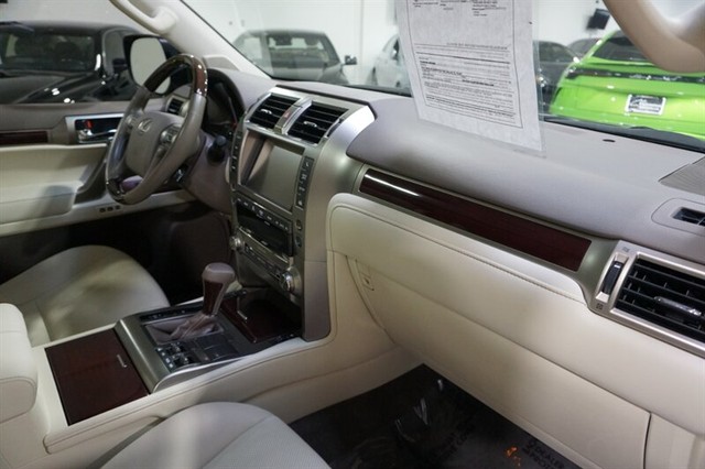 2019 Lexus GX PREMIUM photo 36