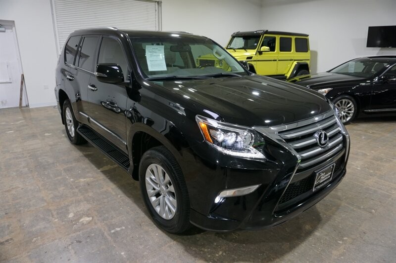 Lexus GX 460 460 Vehicle Full-screen Gallery Image 15