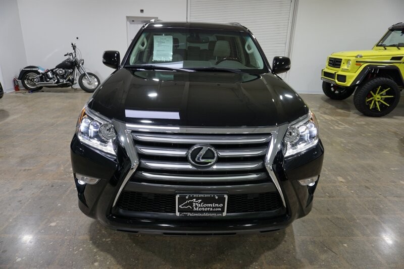Lexus GX 460 460 Vehicle Full-screen Gallery Image 16