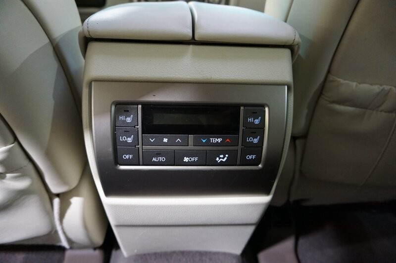 Lexus GX 460 460 Vehicle Full-screen Gallery Image 28