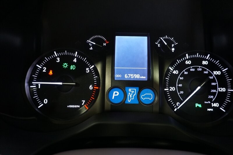 Lexus GX 460 460 Vehicle Full-screen Gallery Image 46