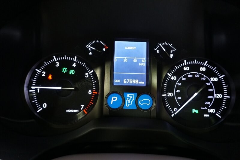 Lexus GX 460 460 Vehicle Full-screen Gallery Image 48