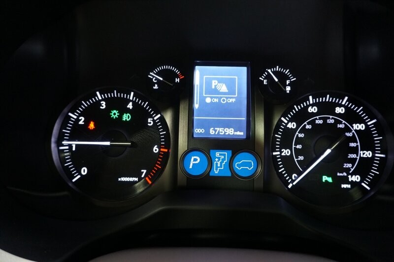 Lexus GX 460 460 Vehicle Full-screen Gallery Image 50