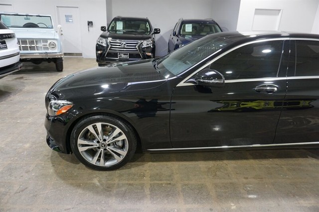 2019 Mercedes-Benz C-Class Sedan C300 photo 2