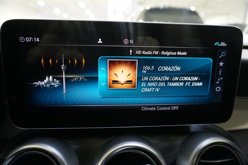 Mercedes-Benz C 300 Vehicle Full-screen Gallery Image 49