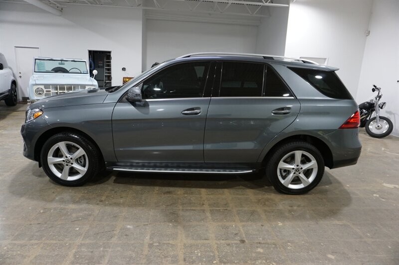 Mercedes-Benz GLE GLE 350 Vehicle Full-screen Gallery Image 05