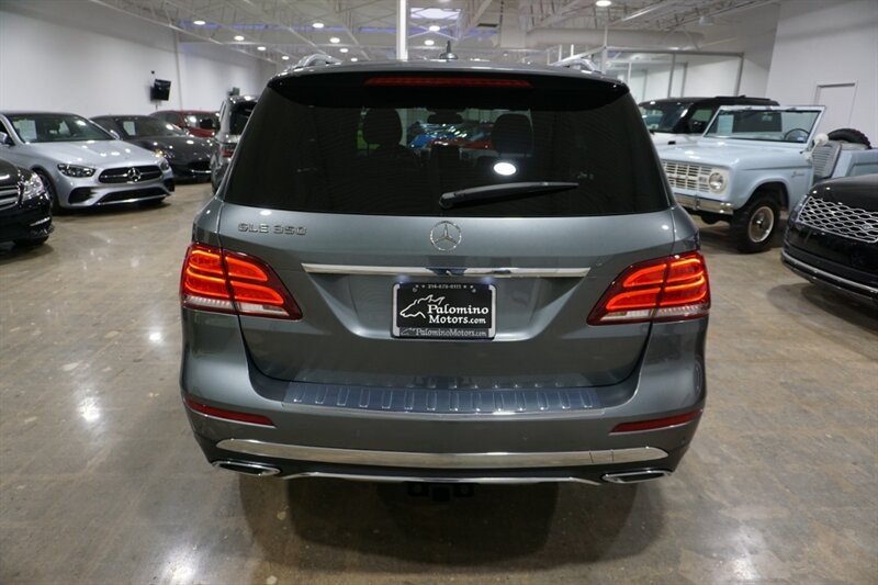 Mercedes-Benz GLE GLE 350 Vehicle Full-screen Gallery Image 08