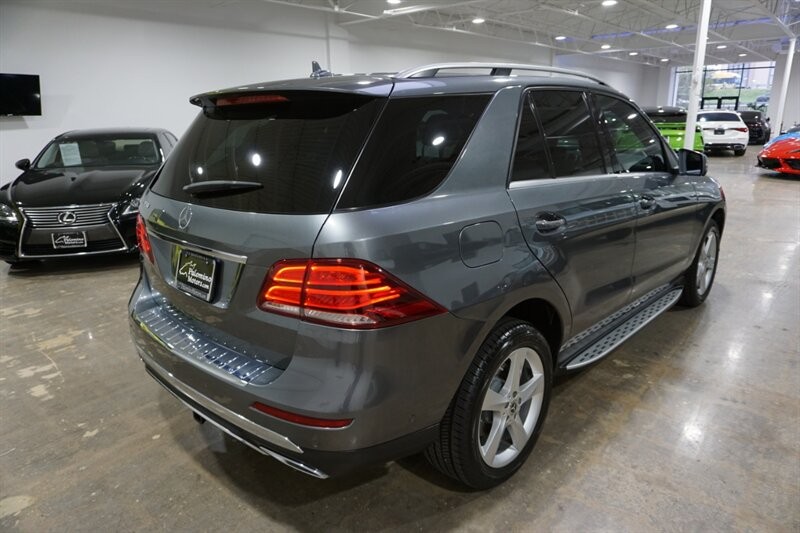 Mercedes-Benz GLE GLE 350 Vehicle Full-screen Gallery Image 09