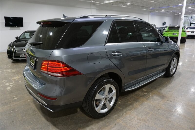 Mercedes-Benz GLE GLE 350 Vehicle Full-screen Gallery Image 10