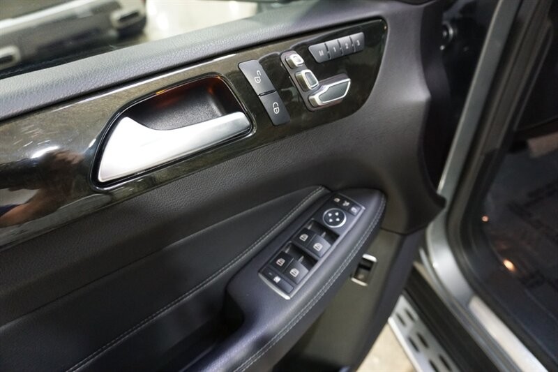 Mercedes-Benz GLE GLE 350 Vehicle Full-screen Gallery Image 18