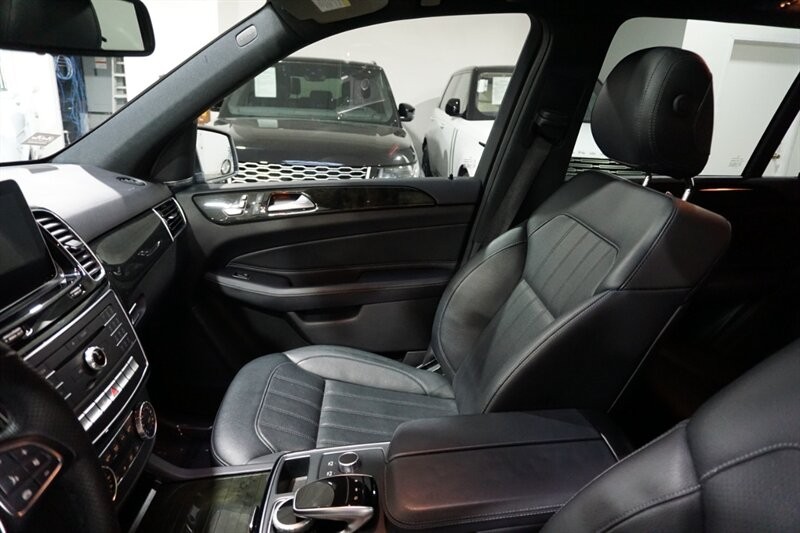 Mercedes-Benz GLE GLE 350 Vehicle Full-screen Gallery Image 20