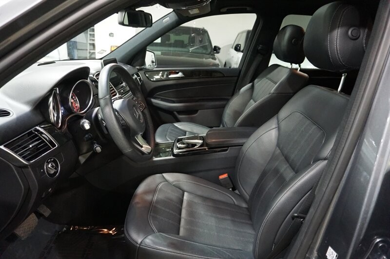 Mercedes-Benz GLE GLE 350 Vehicle Full-screen Gallery Image 21