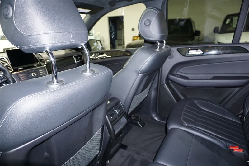 Mercedes-Benz GLE GLE 350 Vehicle Full-screen Gallery Image 24