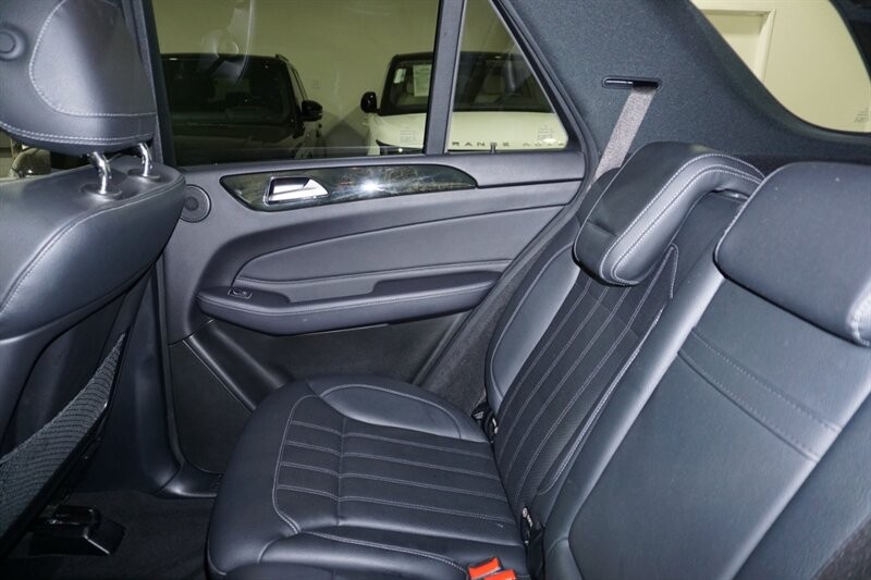 Mercedes-Benz GLE GLE 350 Vehicle Full-screen Gallery Image 25