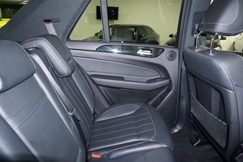 Mercedes-Benz GLE GLE 350 Vehicle Full-screen Gallery Image 30