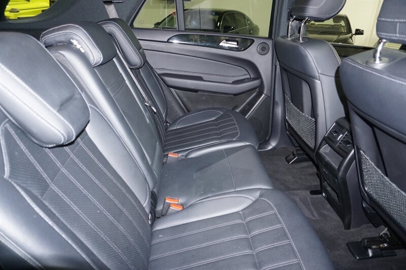 Mercedes-Benz GLE GLE 350 Vehicle Full-screen Gallery Image 31