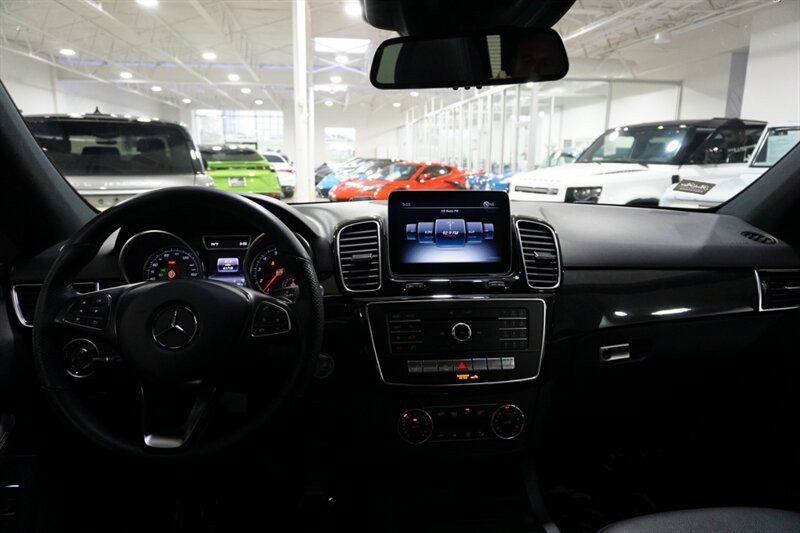 Mercedes-Benz GLE GLE 350 Vehicle Full-screen Gallery Image 40