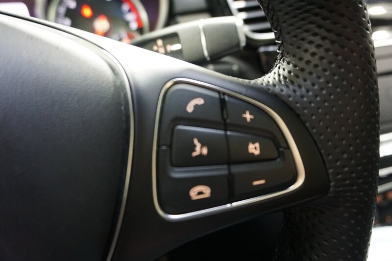 Mercedes-Benz GLE GLE 350 Vehicle Full-screen Gallery Image 43