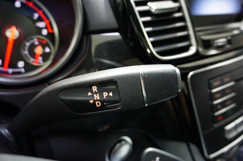 Mercedes-Benz GLE GLE 350 Vehicle Full-screen Gallery Image 45