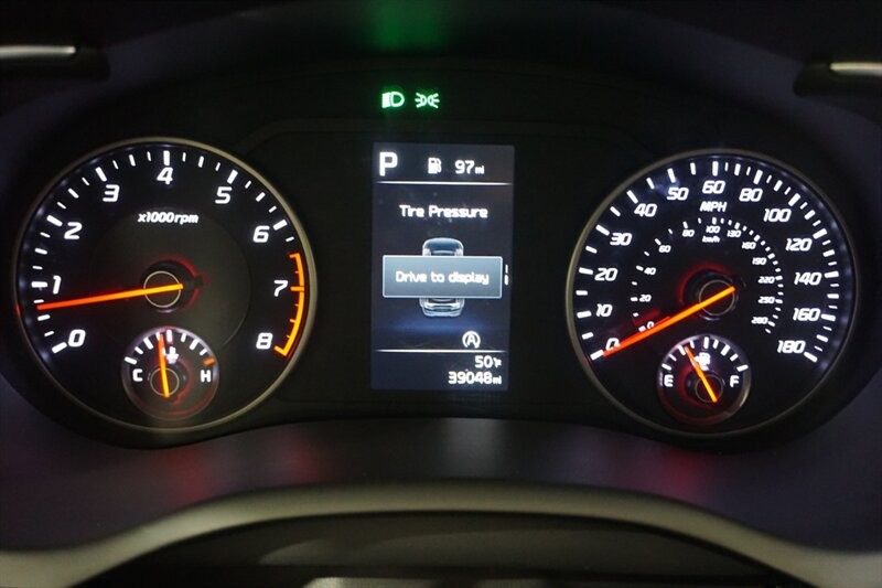 Kia Stinger GT-Line Vehicle Full-screen Gallery Image 46