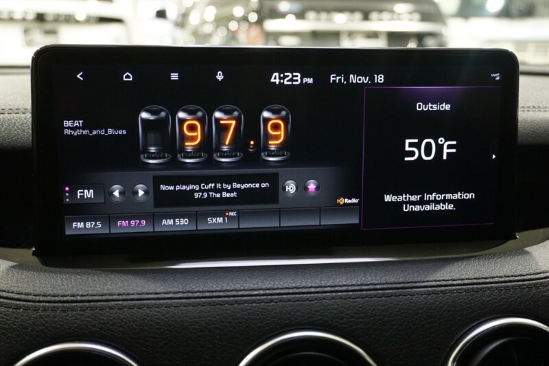 Kia Stinger GT-Line Vehicle Full-screen Gallery Image 50