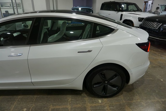 2019 Tesla Model 3 Base photo 3