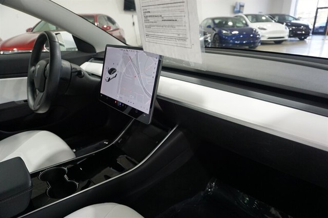 2019 Tesla Model 3 Base photo 32