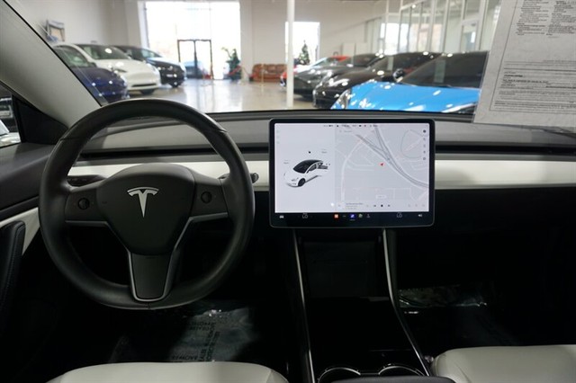 2019 Tesla Model 3 Base photo 37