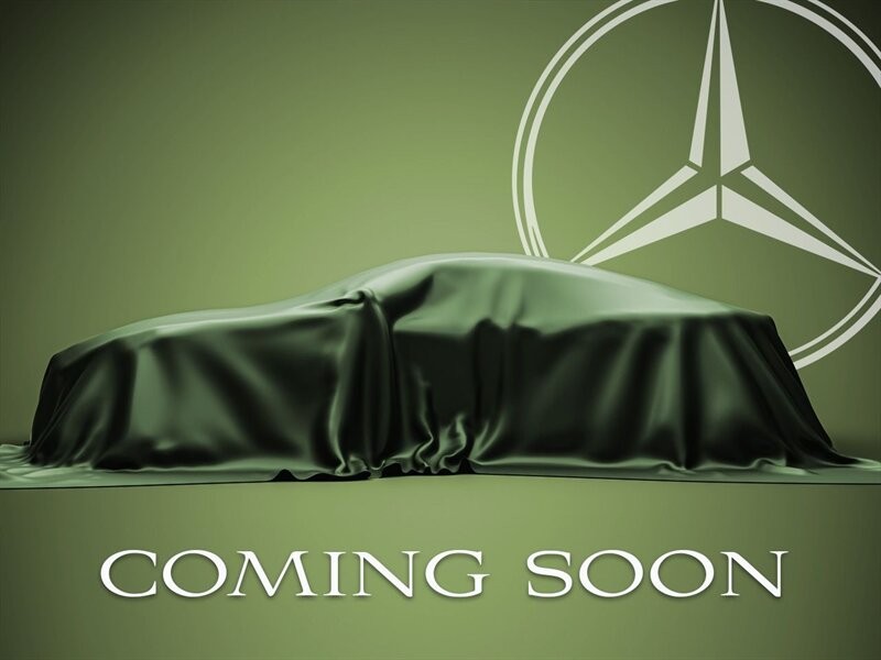 Mercedes-Benz GLA 250 4MATIC Vehicle Full-screen Gallery Image 01