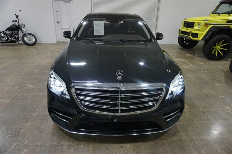 Mercedes-Benz S 560 4MATIC Vehicle Full-screen Gallery Image 16