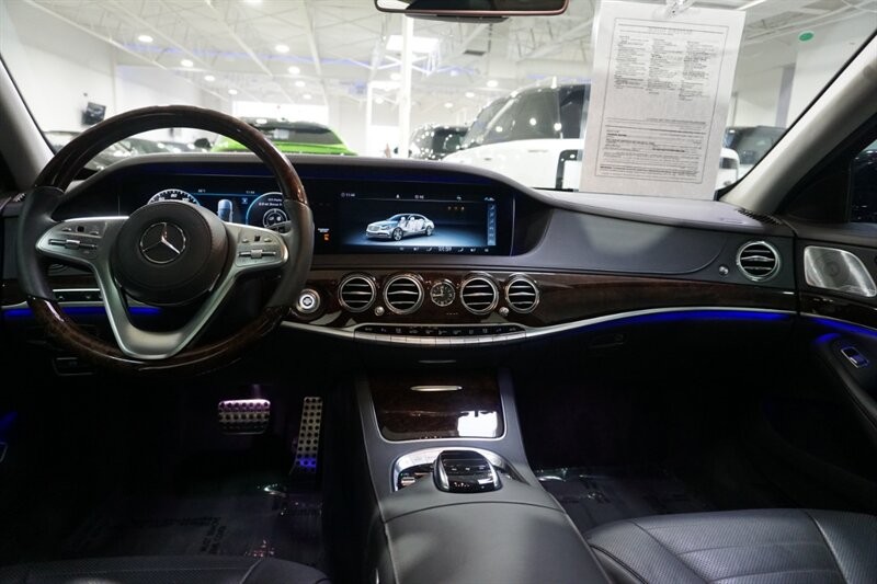 Mercedes-Benz S 560 4MATIC Vehicle Full-screen Gallery Image 41