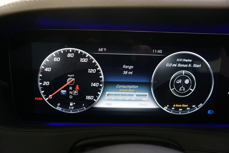 Mercedes-Benz S 560 4MATIC Vehicle Full-screen Gallery Image 46