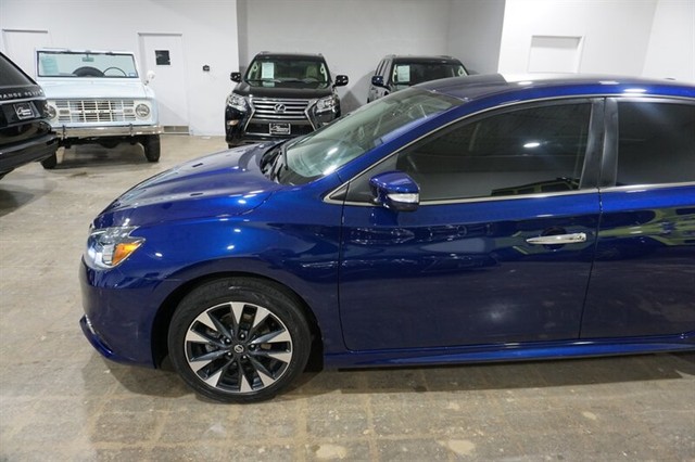 2019 Nissan Sentra SR photo 2