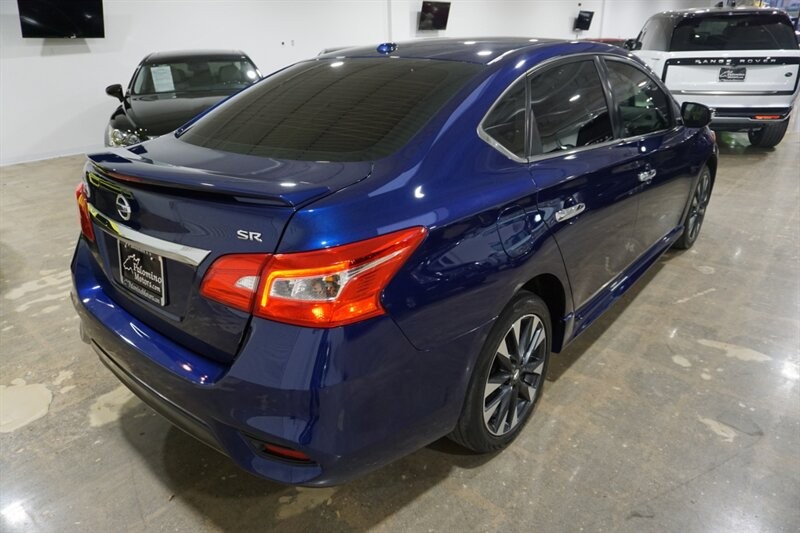 Nissan Sentra SR Vehicle Full-screen Gallery Image 09