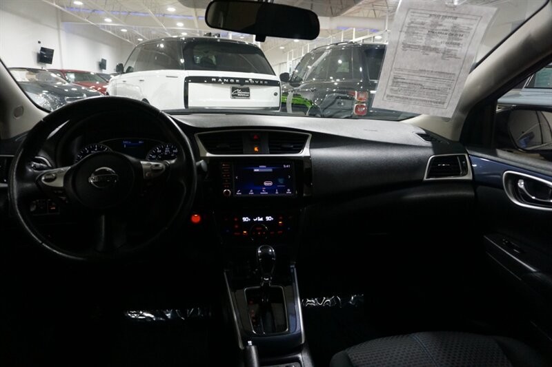 Nissan Sentra SR Vehicle Full-screen Gallery Image 38