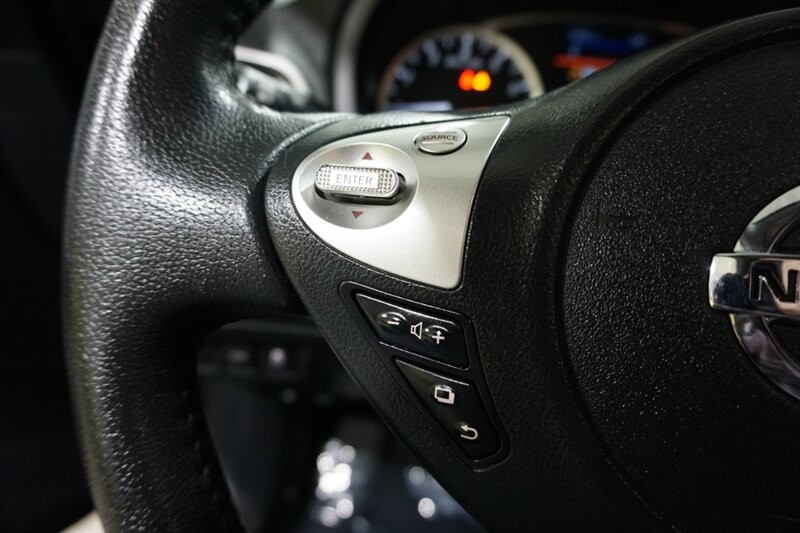 Nissan Sentra SR Vehicle Full-screen Gallery Image 40