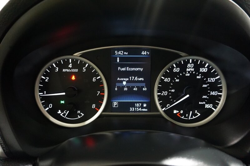 Nissan Sentra SR Vehicle Full-screen Gallery Image 45