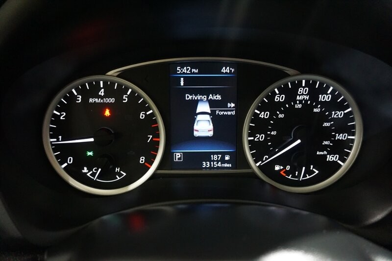 Nissan Sentra SR Vehicle Full-screen Gallery Image 46