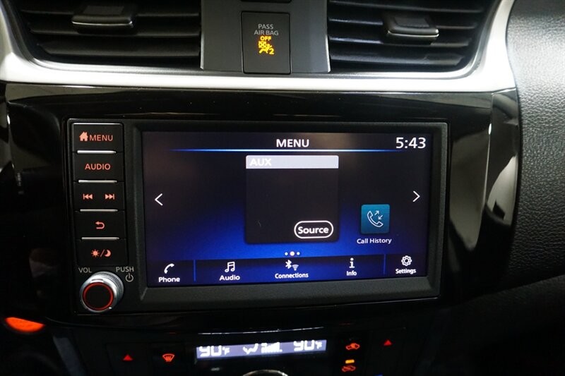 Nissan Sentra SR Vehicle Full-screen Gallery Image 48