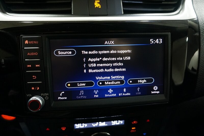 Nissan Sentra SR Vehicle Full-screen Gallery Image 49