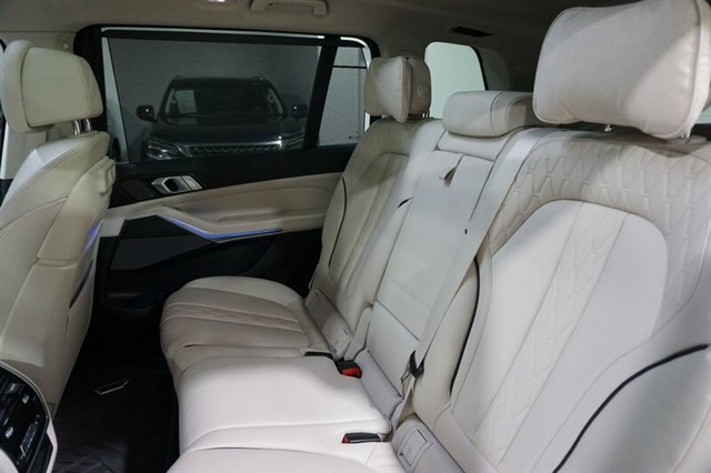 2020 BMW X7 40i photo 26