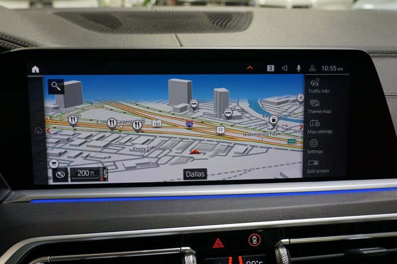 BMW X7 Vehicle Full-screen Gallery Image 50