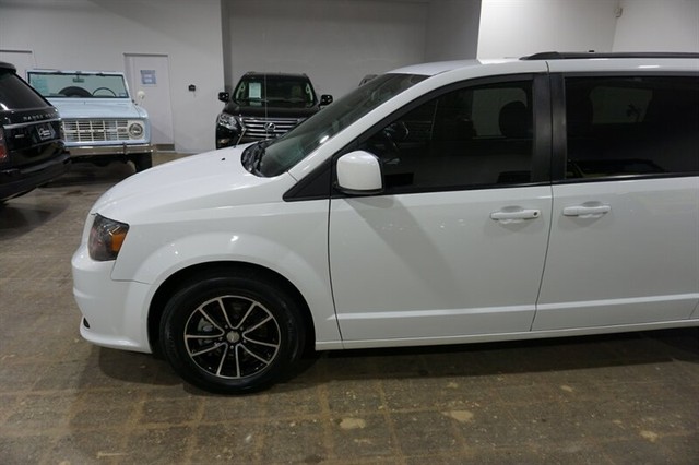 2018 Dodge Grand Caravan GT photo 2