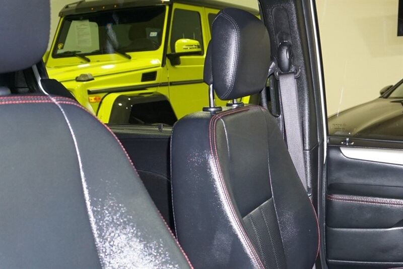 Dodge Grand Caravan Vehicle Full-screen Gallery Image 36