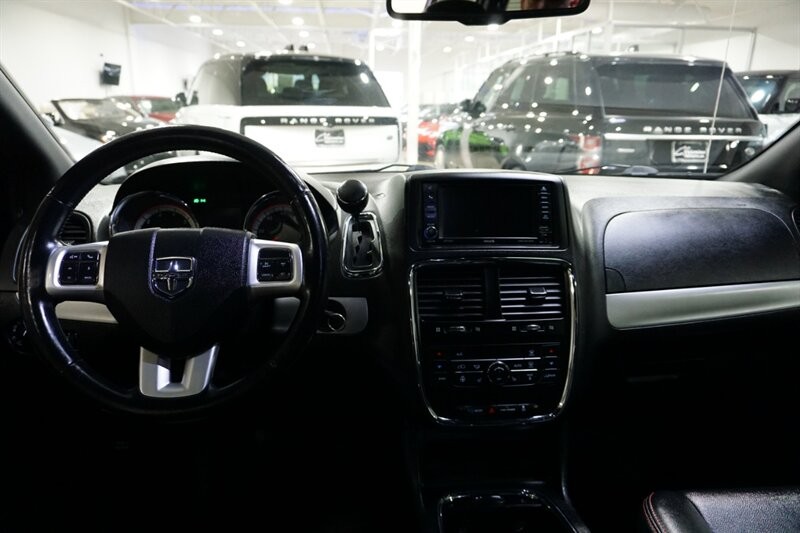 Dodge Grand Caravan Vehicle Full-screen Gallery Image 38