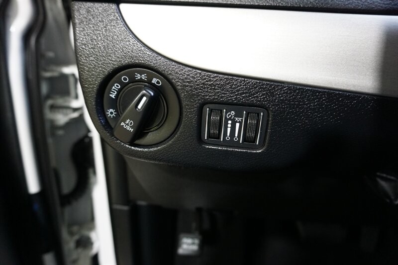 Dodge Grand Caravan Vehicle Full-screen Gallery Image 39