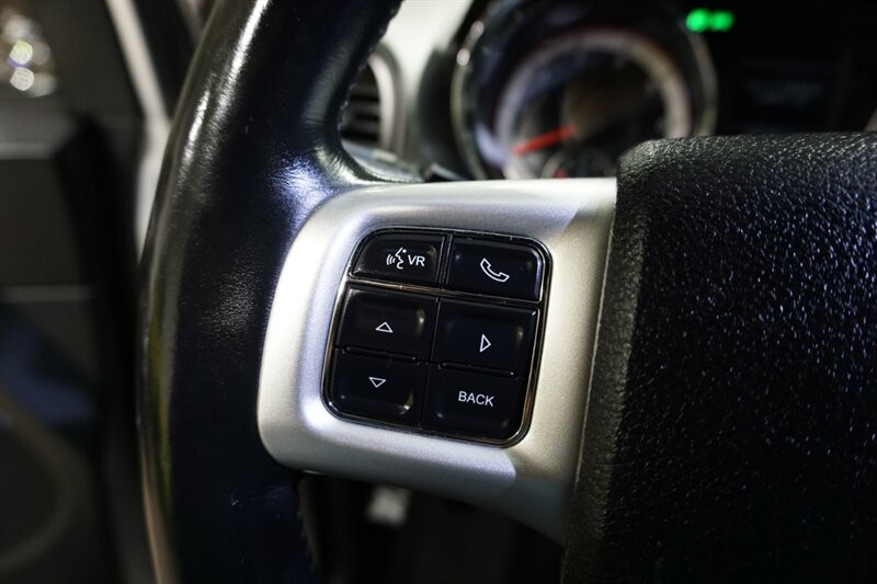 Dodge Grand Caravan Vehicle Full-screen Gallery Image 40