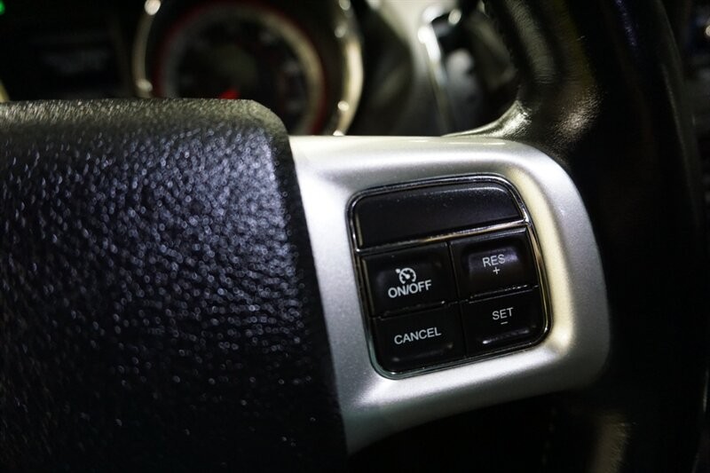 Dodge Grand Caravan Vehicle Full-screen Gallery Image 41