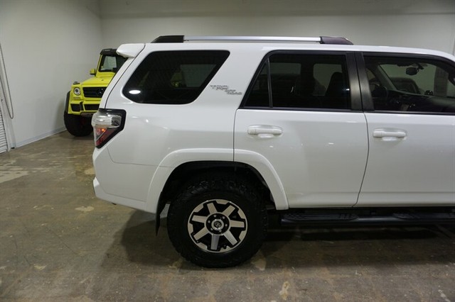 2017 Toyota 4Runner Off-Road Premium photo 11